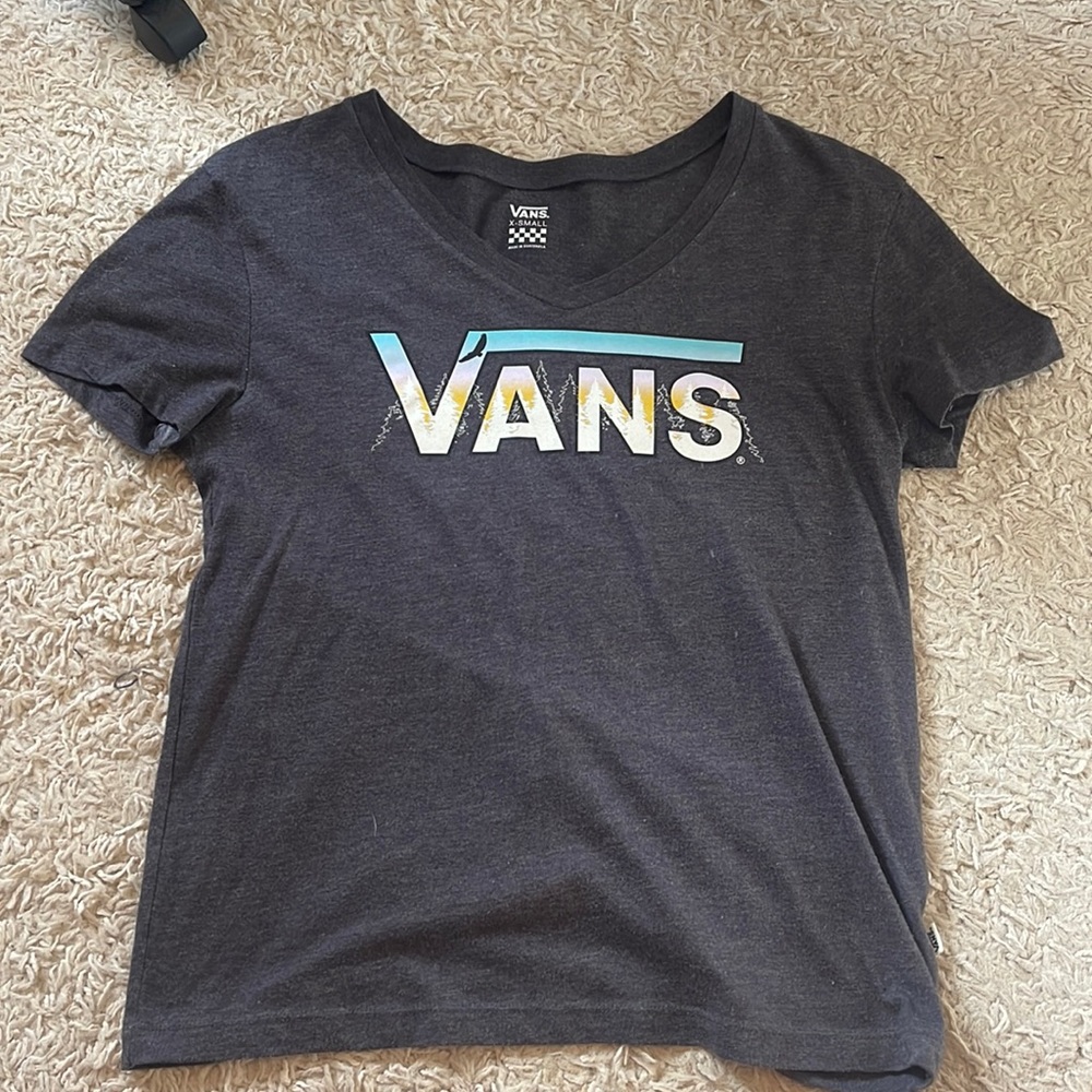 Vans V-Neck shirt